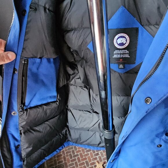 Cobalt Blue Canada Goose Youth Parka Large. - Picture 2 of 6